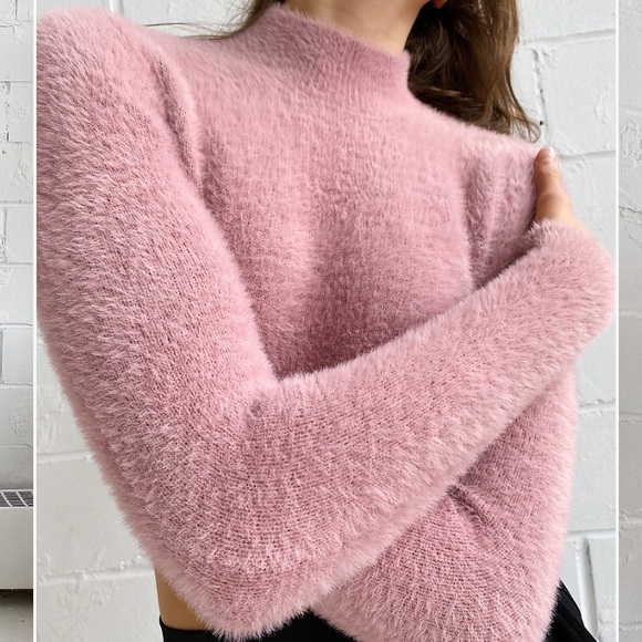 Aritzia - Sunday best mock neck - Picture 3 of 7